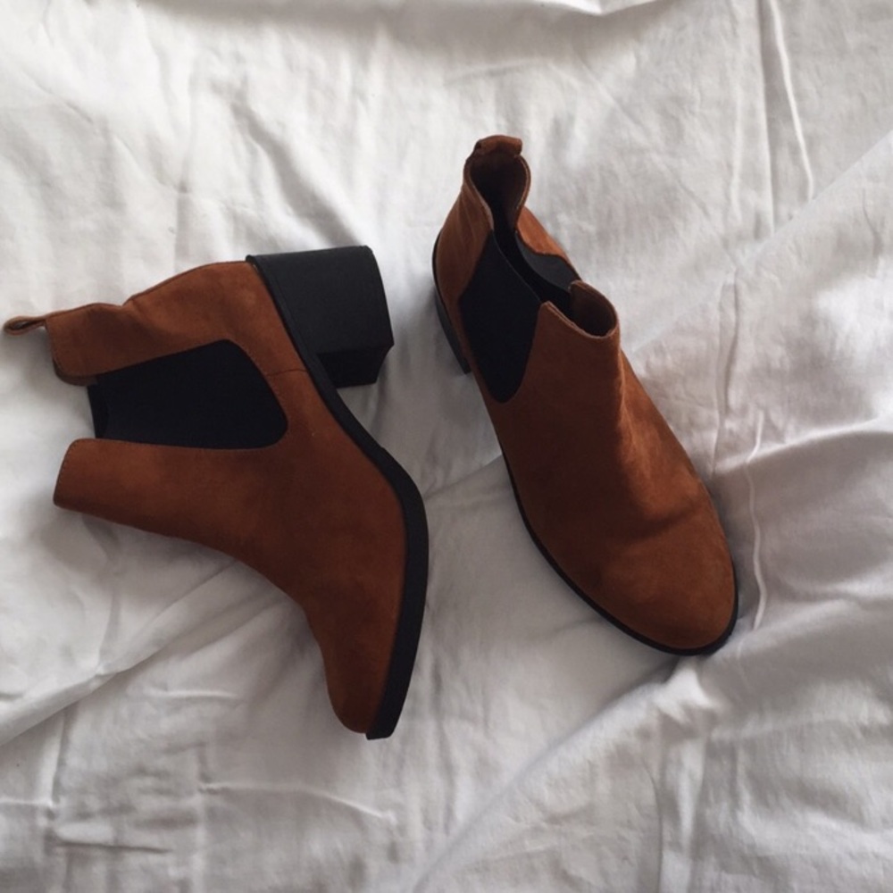 Brown suede H&M Chelsea boots